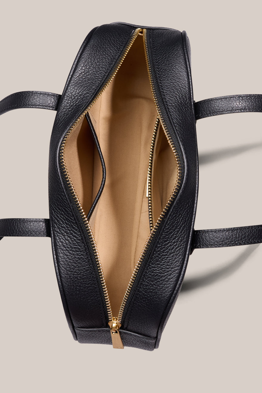 Vera Black Baguette Bag