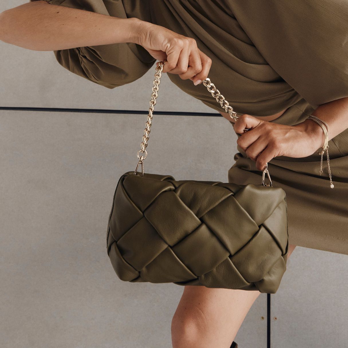 Gabrielle Green Woven Leather Bag – VESTIRSI