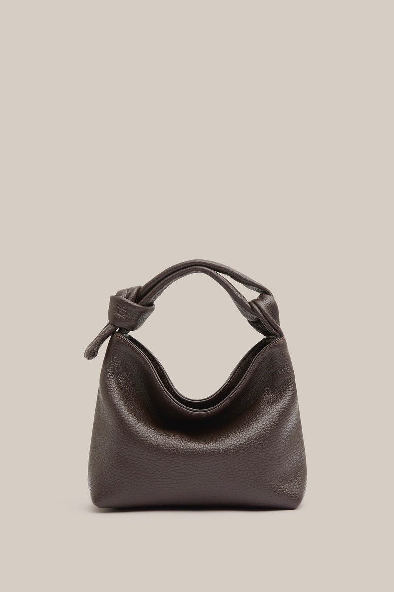 S03-JessMiniDarkChocolatePebbledLeatherPouch-26642-Vestirsi-0052.jpg