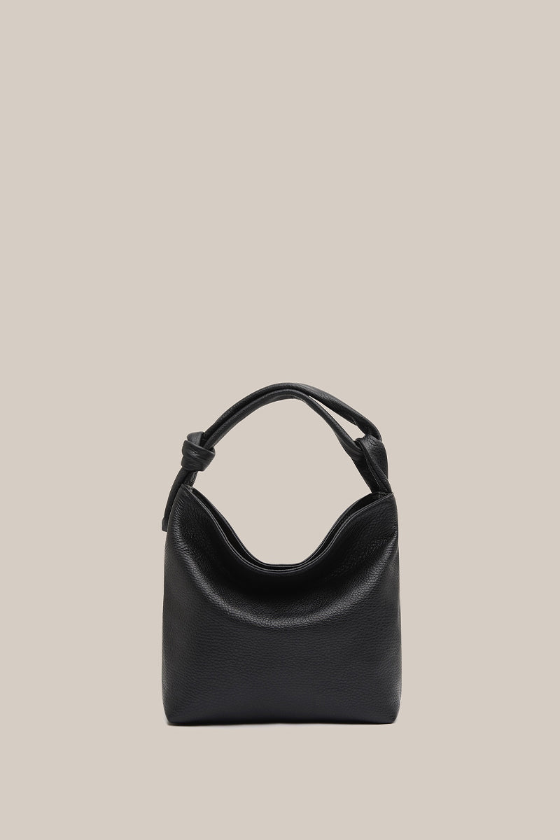 S09-JessLargeBlackPebbledLeatherPouch-26642-Vestirsi-0147_466d5532-873d-4f20-b3cd-927cf5d5b55e.jpg