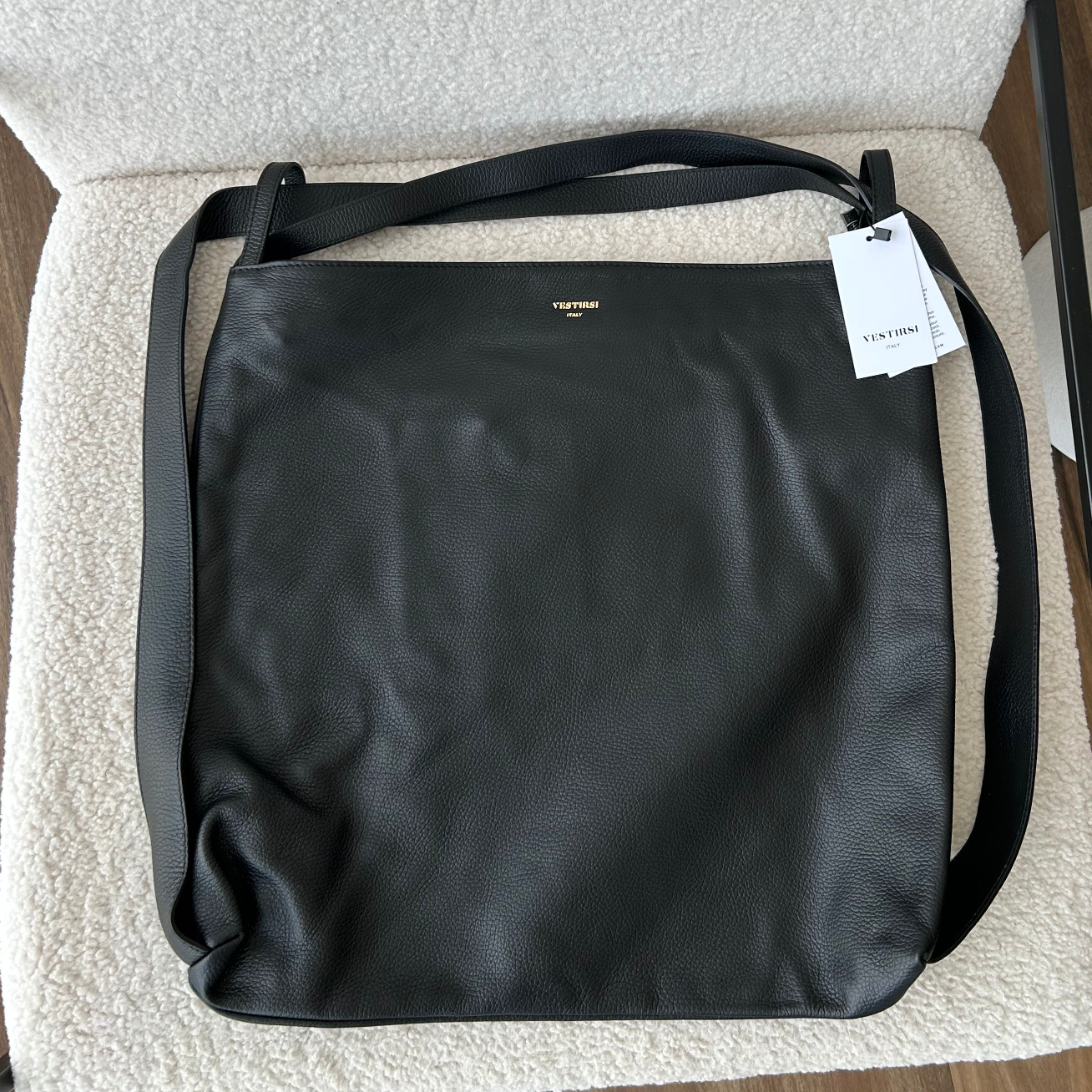 Bella XL Black - Slightly Imperfect